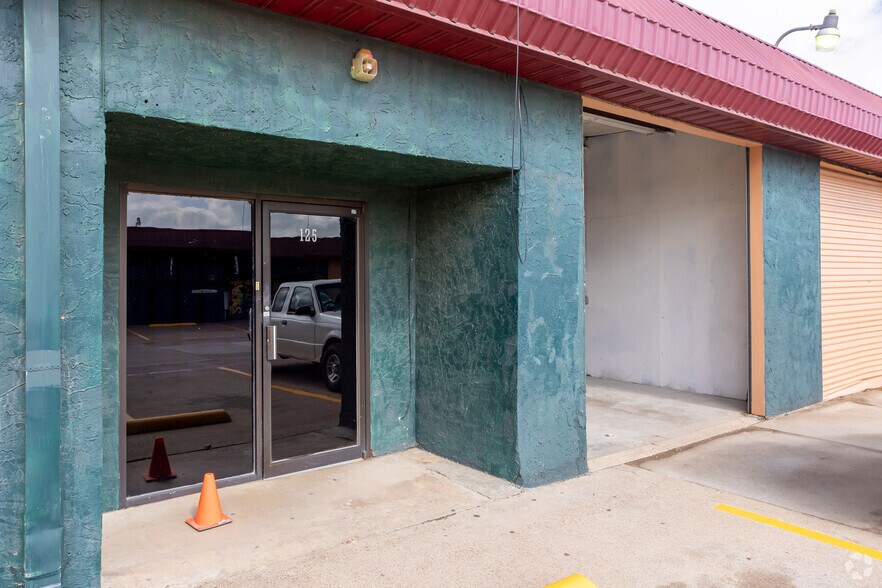 More Photos Of 1228 W Scyene Rd, Mesquite Unknown For Lease