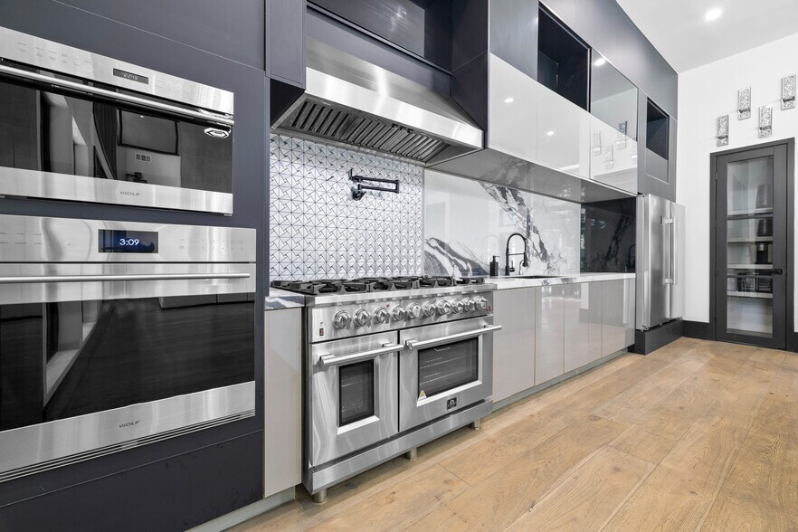 More Photos Of 2401 Greenglade Rd NE, Atlanta Specialty For Sale