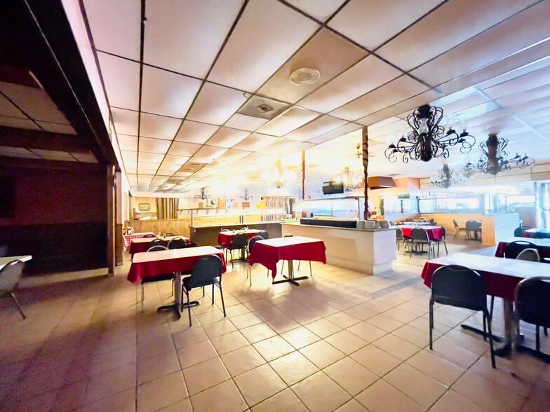 More Photos Of 815 S US Highway 281, Alice Hotel For Sale