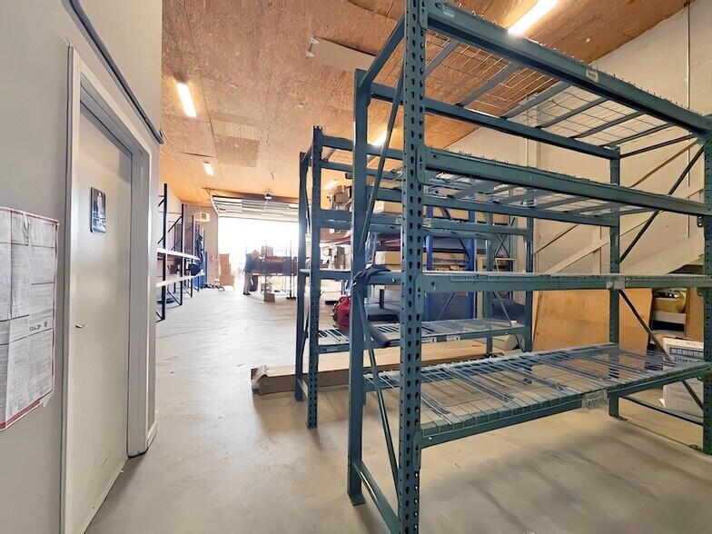More Photos Of 1 Old Mill Ln, Newport Flex For Sale