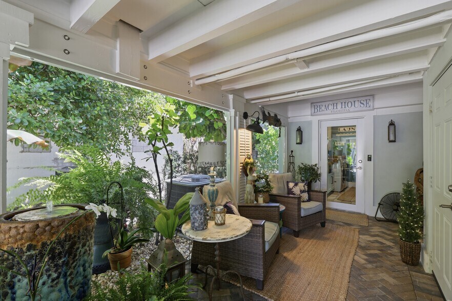 More Photos Of 840 Myrtle Ter, Naples Freestanding For Sale