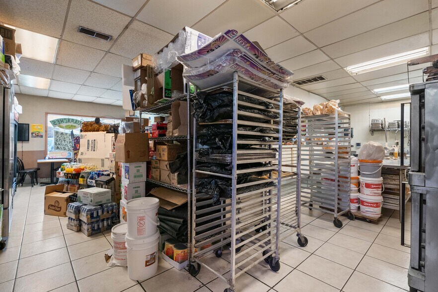 More Photos Of 7575 Broadway St, Denver Restaurant For Sale