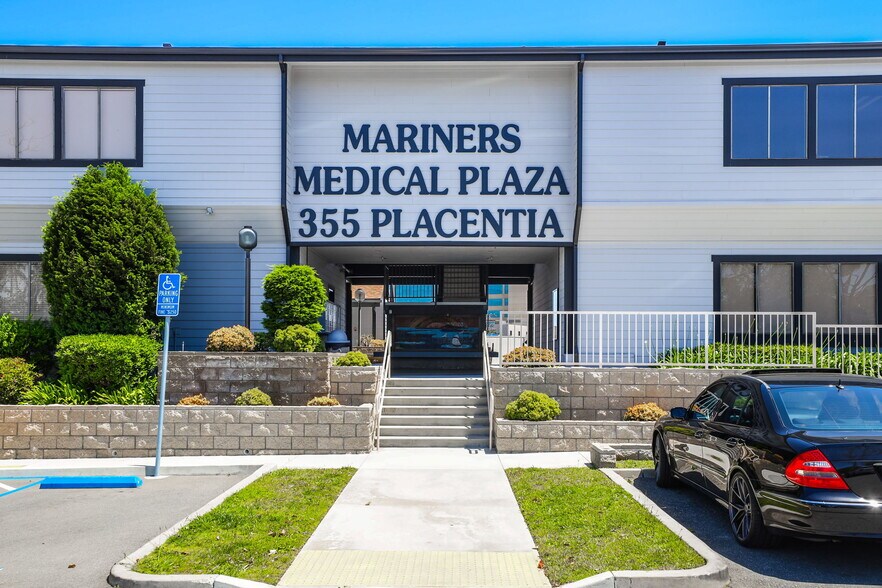 More Photos Of 355 Placentia Ave, Newport Beach Medical For Sale