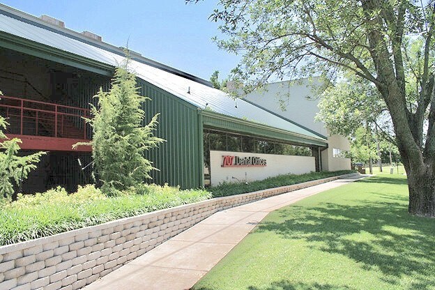 Primary Photo Of 707 24th Ave SW, Norman Medical For Lease