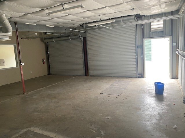 More Photos Of 1706 Dungan Ln, Austin Unknown For Lease