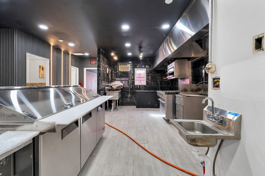 More Photos Of 166 Getty Ave, Paterson Restaurant For Lease