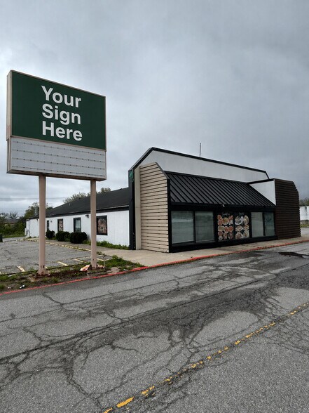 More Photos Of 6190 Broadway, Merrillville Restaurant For Sale
