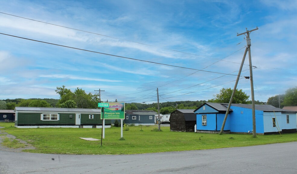 More Photos Of 50 Davis St, Presque Isle Multifamily For Sale