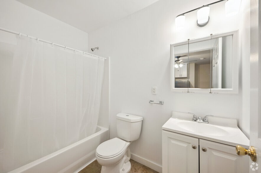 More Photos Of 220 S Alvarado St, Los Angeles Hotel For Sale