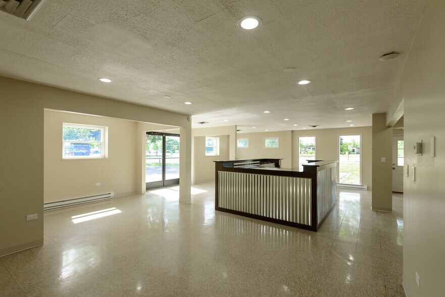 More Photos Of 6250 Jackson Rd, Ann Arbor Freestanding For Lease