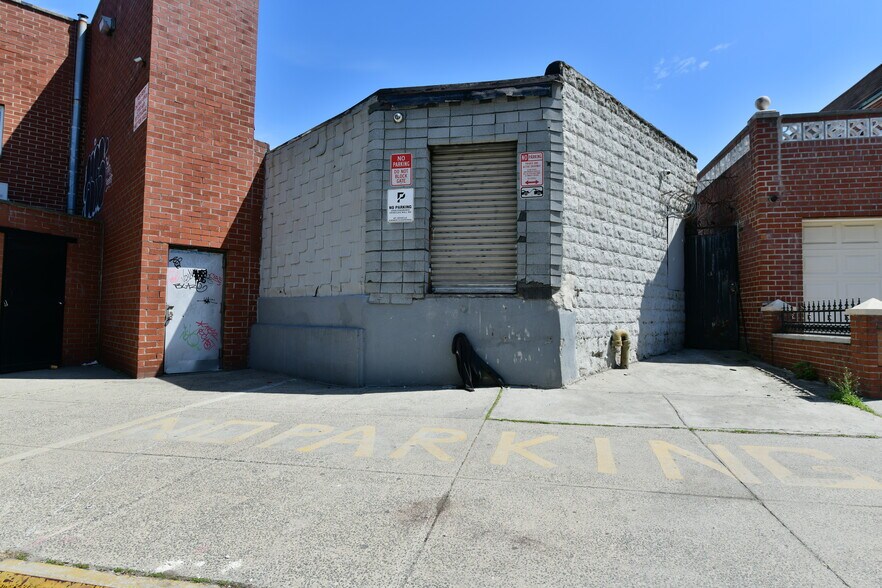 More Photos Of 62-42 Forest Ave, Ridgewood Storefront Retail Residential For Lease
