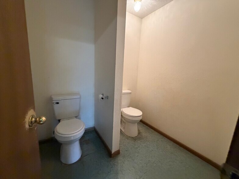 More Photos Of 100 Bosa Dr, Saint Robert Health Club For Sale