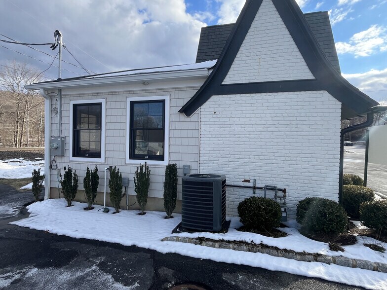 More Photos Of 192 Ny-17, Tuxedo Park Restaurant For Lease