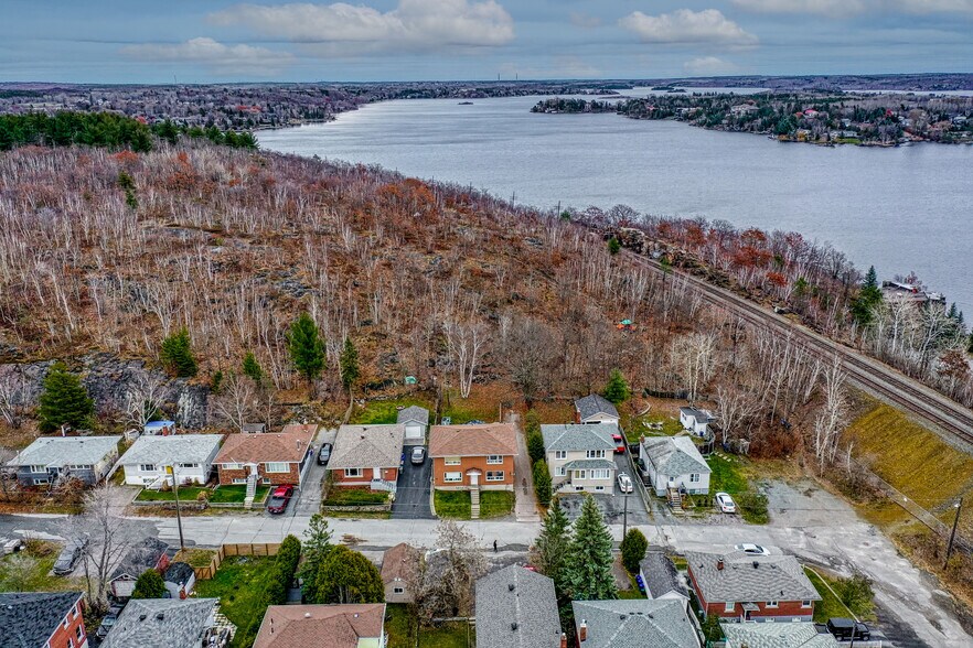 More Photos Of 372 Marshall Ln, Sudbury Apartments For Sale