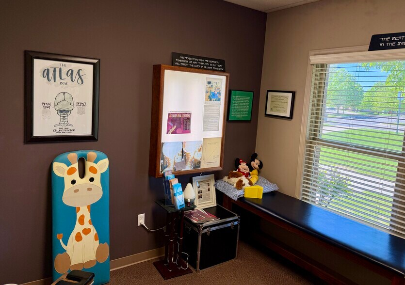 More Photos Of 1600 Commerce Park Dr, Chelsea Medical For Sale