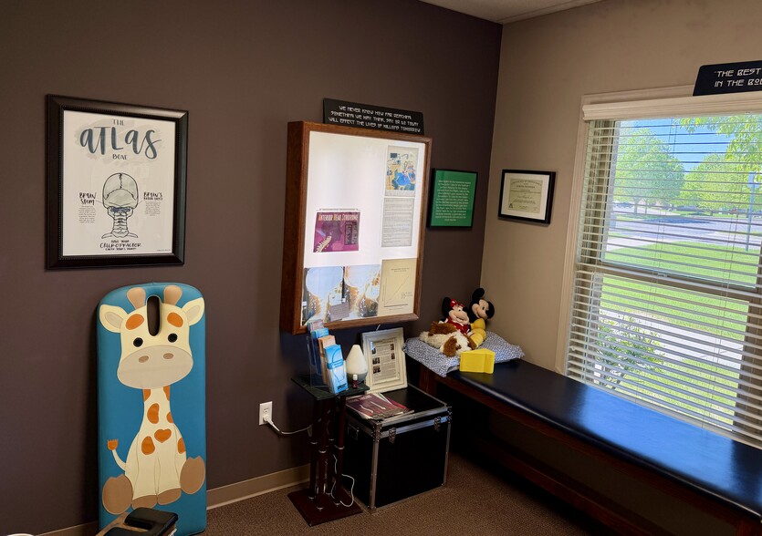 More Photos Of 1600 Commerce Park Dr, Chelsea Medical For Sale