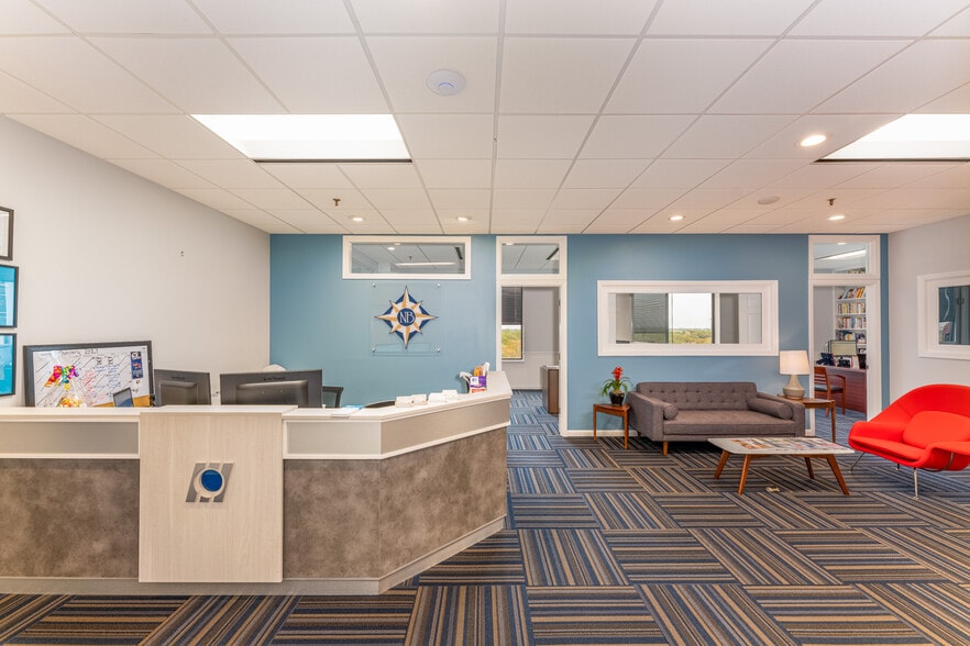 More Photos Of 1800 2nd St, Sarasota Office Residential For Lease