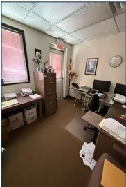 More Photos Of 7846-7862 W Central Ave, Toledo Showroom For Lease