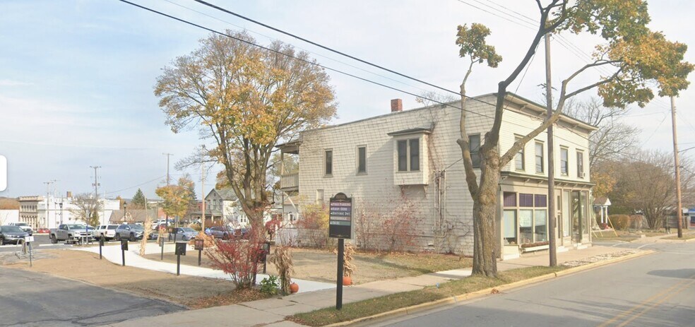 More Photos Of 384 1st St, Manistee Office Residential For Lease