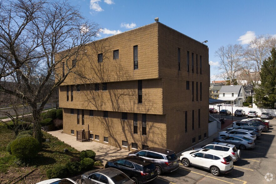 More Photos Of 123 Highland Ave, Glen Ridge Medical For Lease
