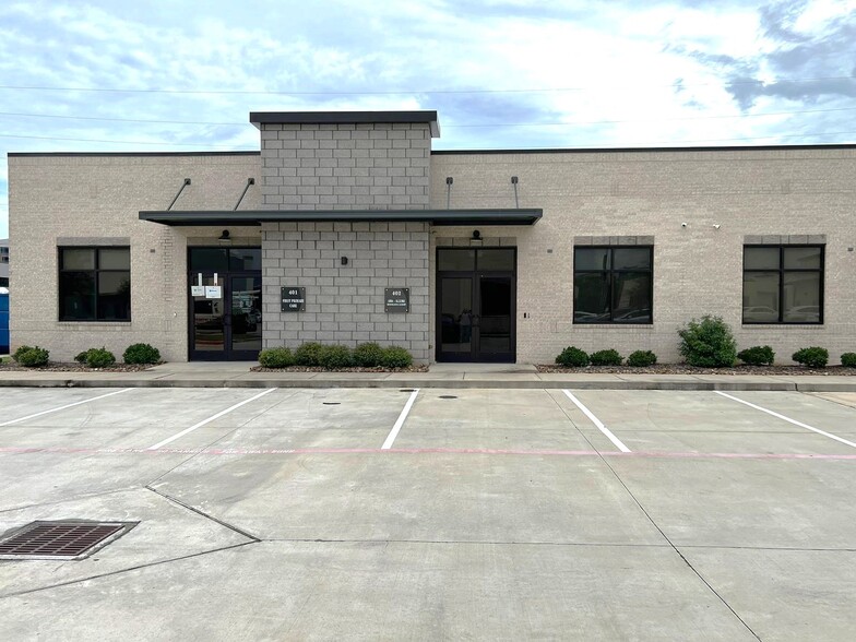 Primary Photo Of 202 Industrial Blvd, Sugar Land Loft Creative Space For Lease