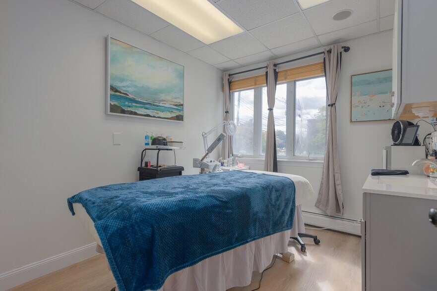 More Photos Of 189 S Pearl St, Pearl River Medical For Sale