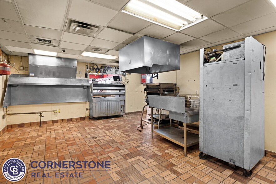 More Photos Of 900 Pronghorn St, Casper Restaurant For Sale