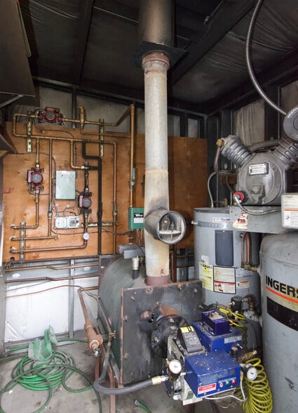 More Photos Of 191 Airport Rd, Port Townsend Airplane Hangar For Sale