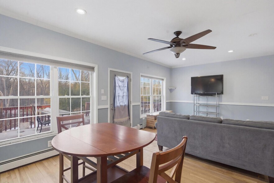 More Photos Of 106 Newport Bridge Rd, Warwick Multifamily For Sale