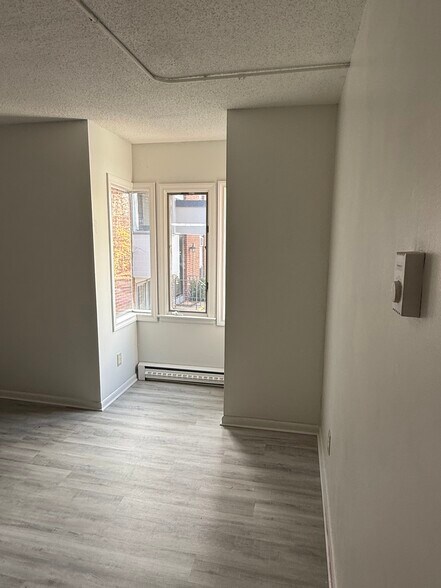 More Photos Of 1019 Farmington Ave, Bristol Office For Lease