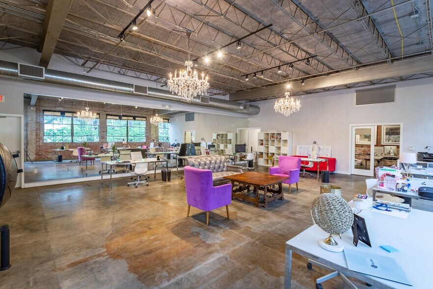 More Photos Of 1210 W Clay St, Houston Loft Creative Space For Lease