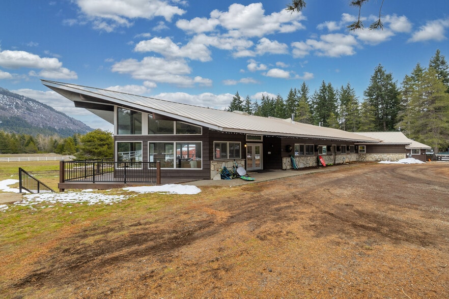 More Photos Of 180 Silver Ridge Ranch Rd, Easton Trailer Camper Park For Sale