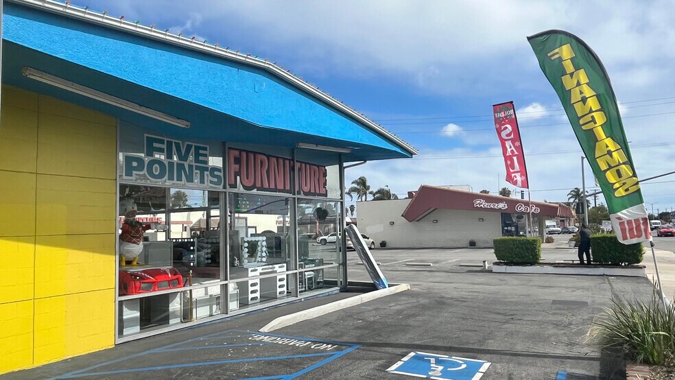 More Photos Of , Oxnard General Retail For Sale
