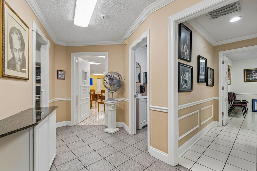More Photos Of 4001 Skipper Rd, Tampa Schools For Sale