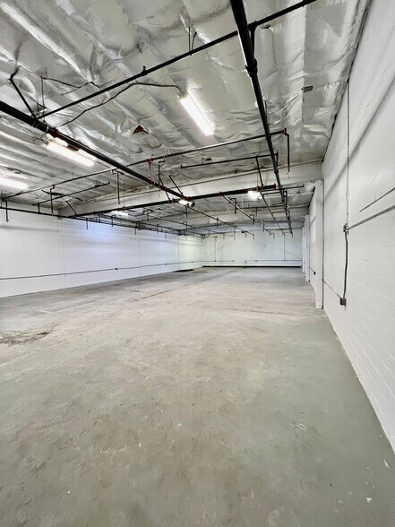 More Photos Of 3238 Union Pacific Ave, Los Angeles Warehouse For Lease