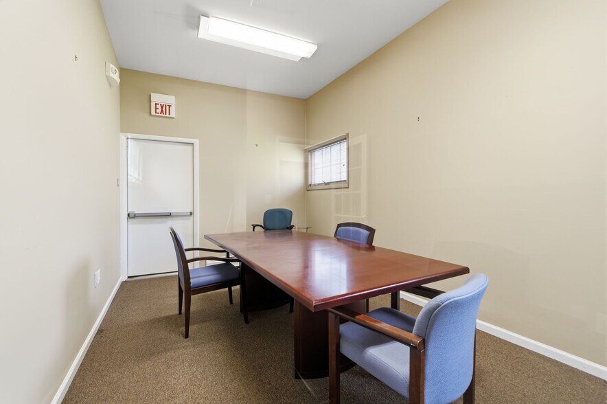 More Photos Of 3157 Mechanicsville Rd, Eddington Medical For Sale