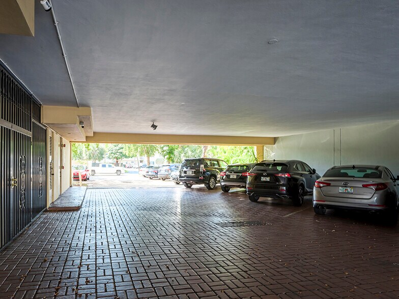 More Photos Of 2826 E Oakland Park Blvd, Fort Lauderdale Office For Sale