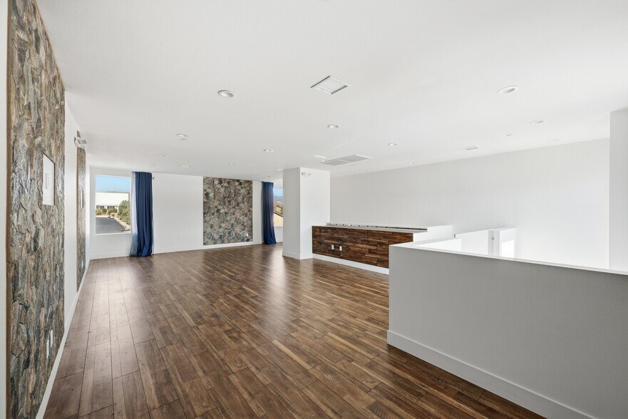 More Photos Of 7336 W Post Rd, Las Vegas Loft Creative Space For Lease