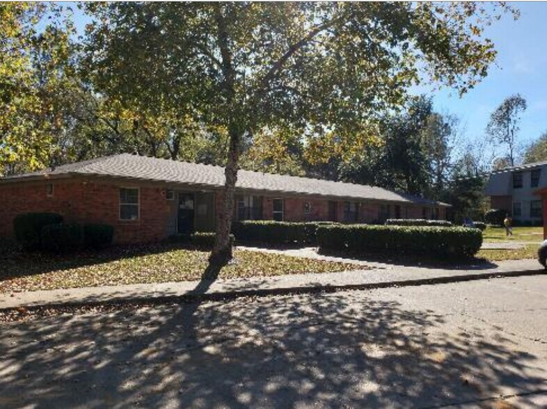 More Photos Of 411 Court St, Vaiden Apartments For Sale