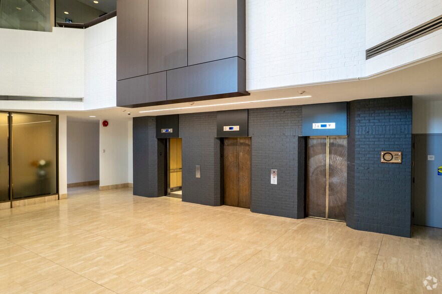 More Photos Of 2001 Sheppard Ave E, Toronto Unknown For Lease