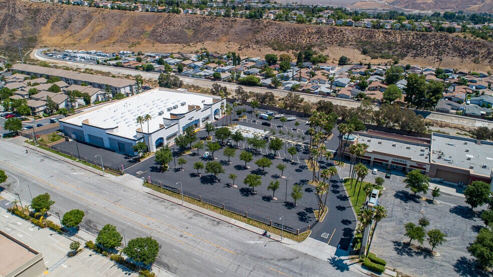 More Photos Of 31970 Castaic Rd, Castaic Freestanding For Sale