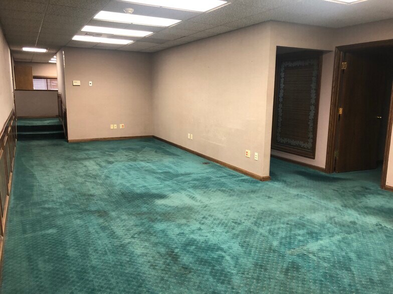 More Photos Of 1700 K St, Bakersfield Storefront Retail Office For Lease
