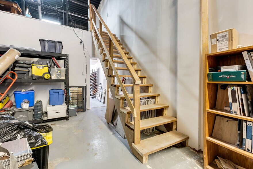 More Photos Of 120 Norfinch Dr, Toronto Manufacturing For Sale