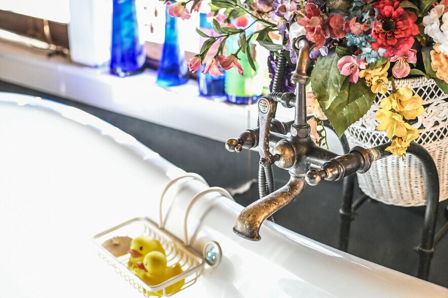 More Photos Of 1272 SW Fillmore St, Topeka Hospitality For Sale