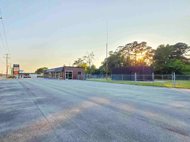 More Photos Of 1103 N Marine Blvd, Jacksonville Restaurant For Lease