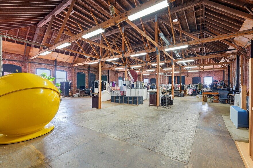 More Photos Of 714 Ducommun St, Los Angeles Manufacturing For Sale