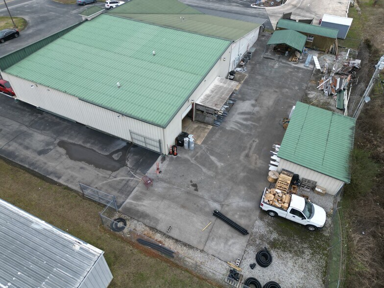 More Photos Of 15044-15050 Rankin Ave, Dunlap Freestanding For Sale