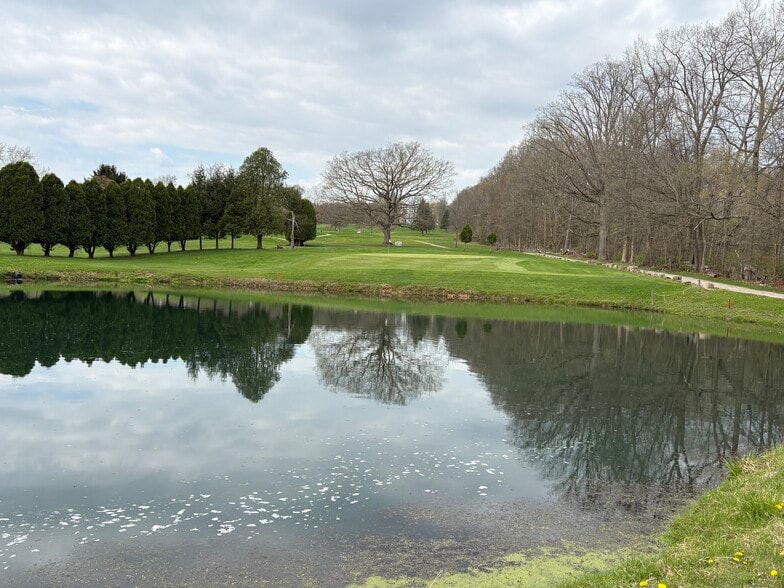 More Photos Of 318 Tanglewood Rd, Pulaski Golf Course Driving Range For Sale