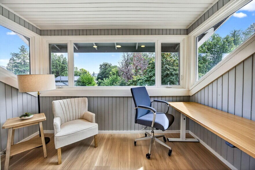 More Photos Of 111 Cedar St, Rogue River Office Residential For Sale