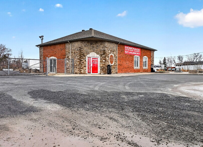 More Photos Of 77 Boul Sir-Wilfrid-Laurier, Saint-Basile-le-Grand General Retail For Lease